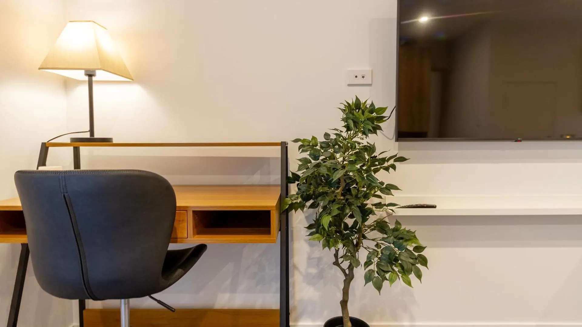 Daire Ground Floor Studio - Wilmer Street, Office Space Christchurch Yeni Zelanda
